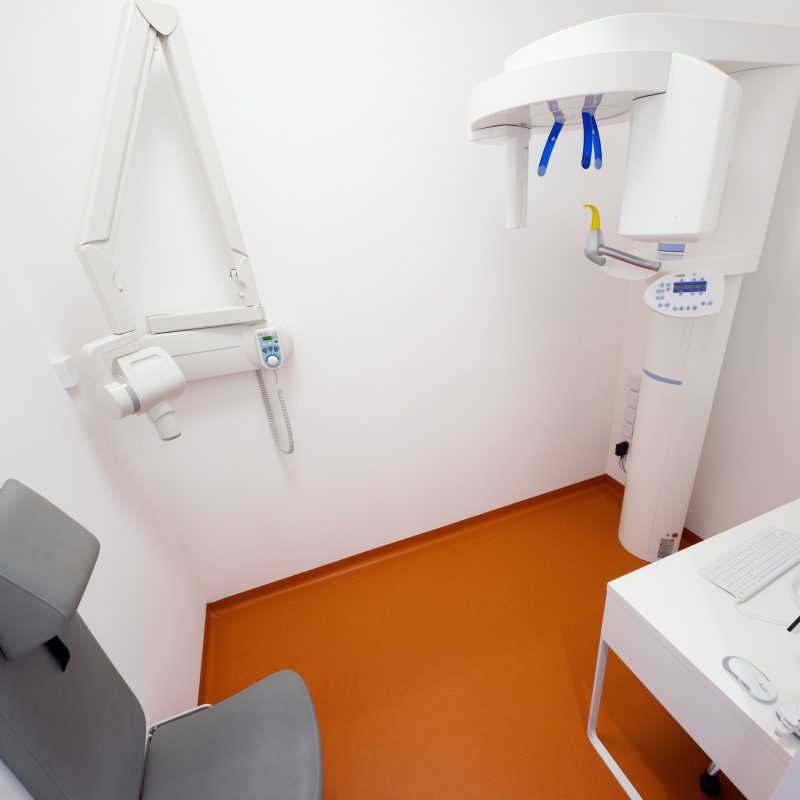 Zahnarzt Dr. Ranak 2454 Trautmannsdorf: Behandlungszimmer Röntgen